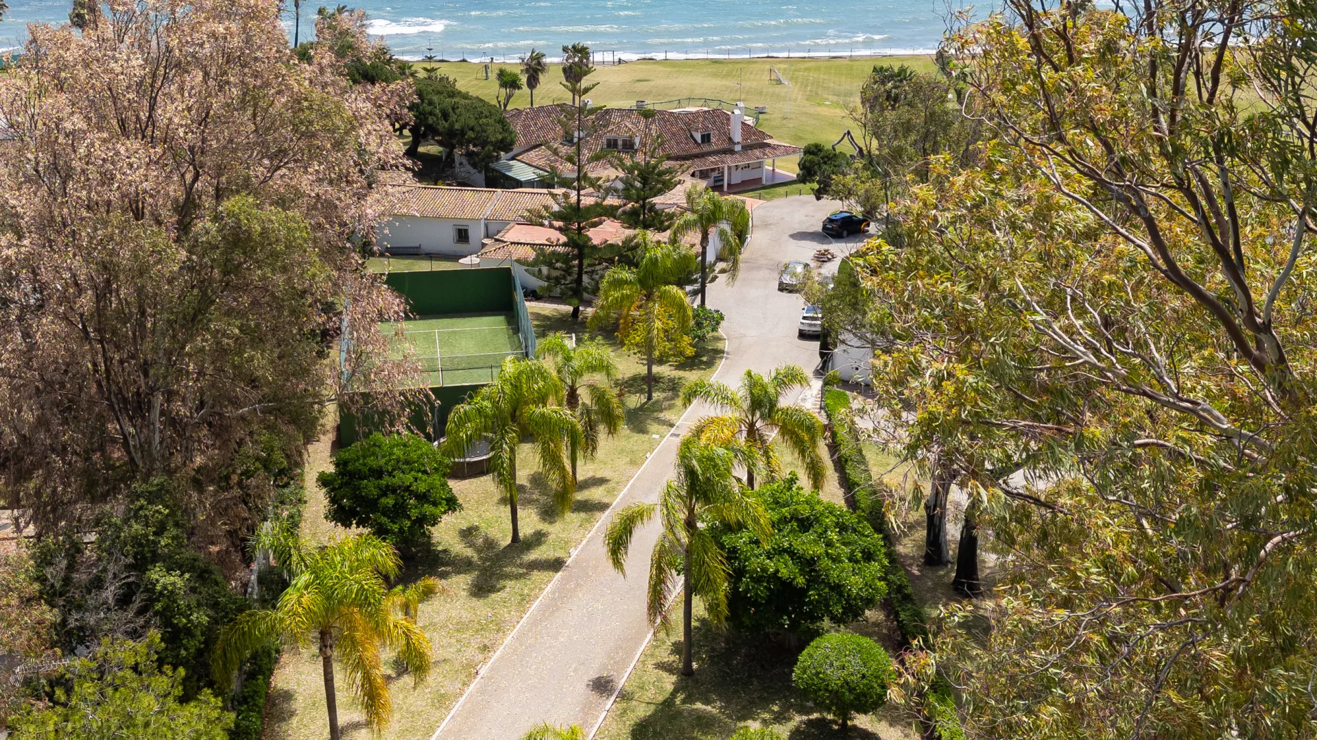 Villa en venta de 4 dormitorios en Guadalmina Baja