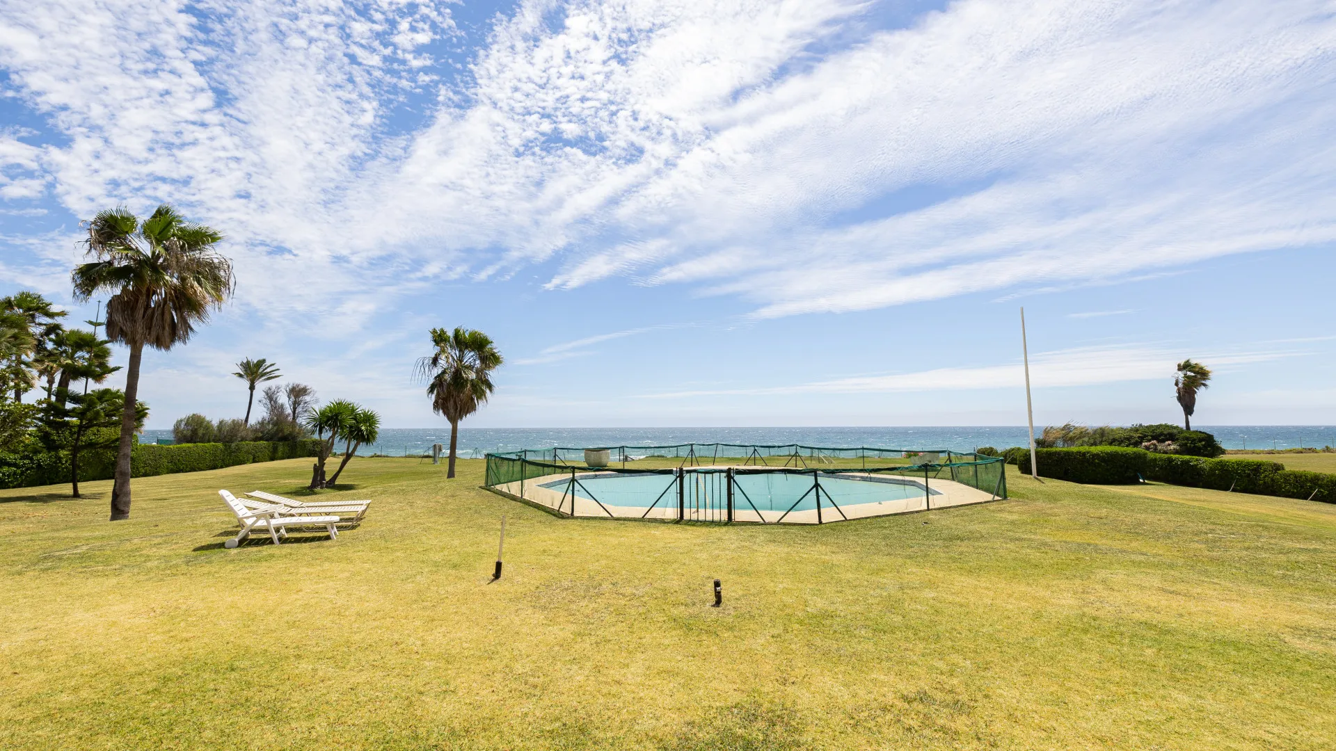 Villa en venta de 4 dormitorios en Guadalmina Baja