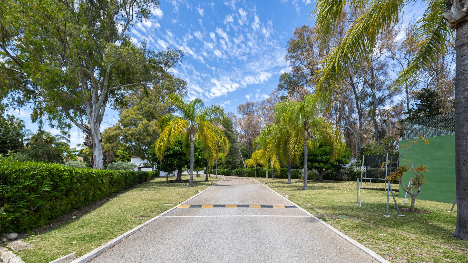 Villa en venta de 4 dormitorios en Guadalmina Baja