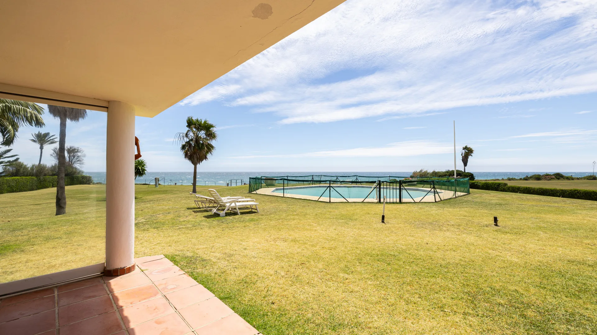 Villa en venta de 4 dormitorios en Guadalmina Baja