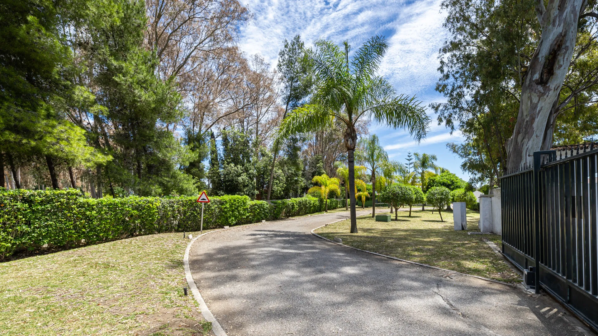 Villa en venta de 4 dormitorios en Guadalmina Baja