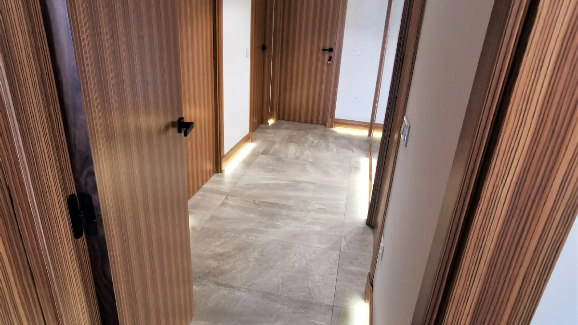 Apartamento en venta de 3 dormitorios en Estepona Puerto