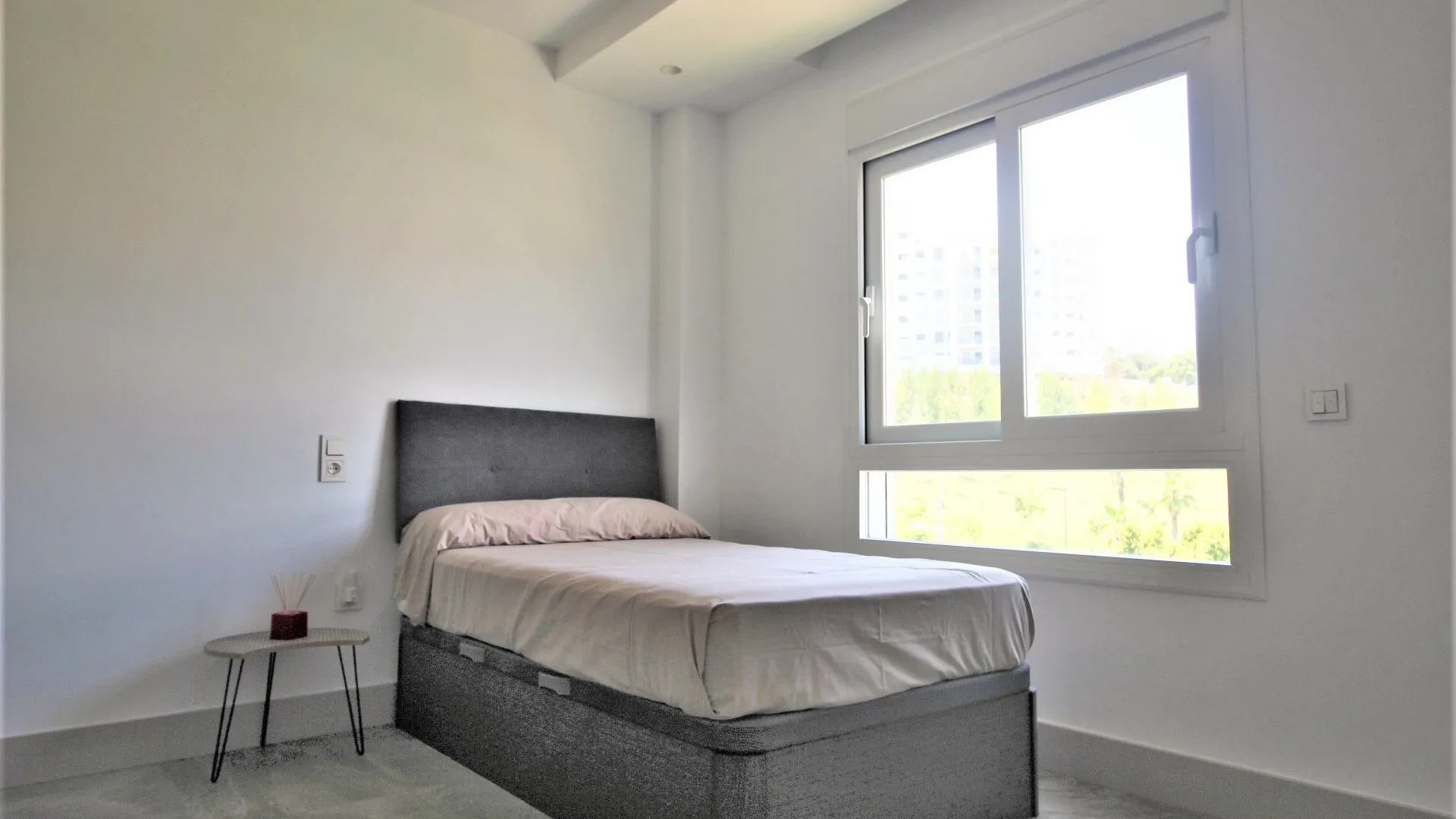 Apartamento en venta de 3 dormitorios en Estepona Puerto