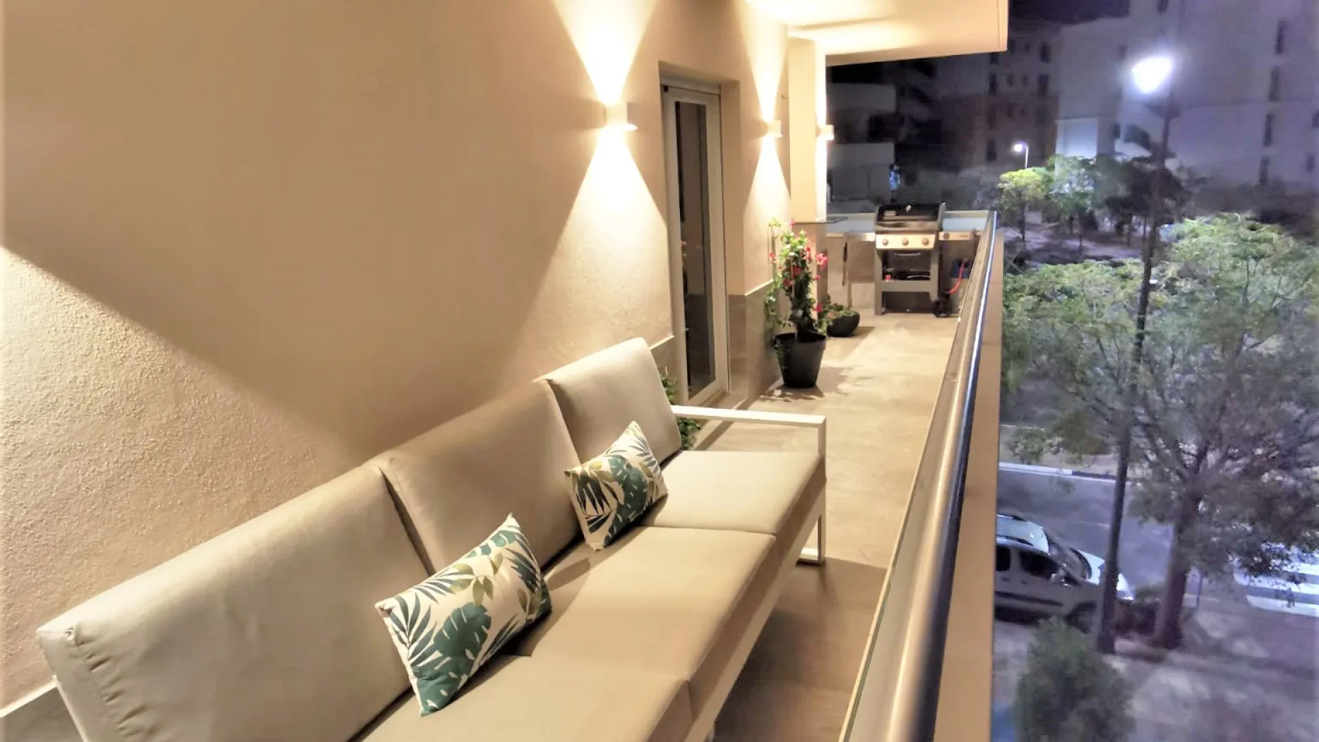 Apartamento en venta de 3 dormitorios en Estepona Puerto