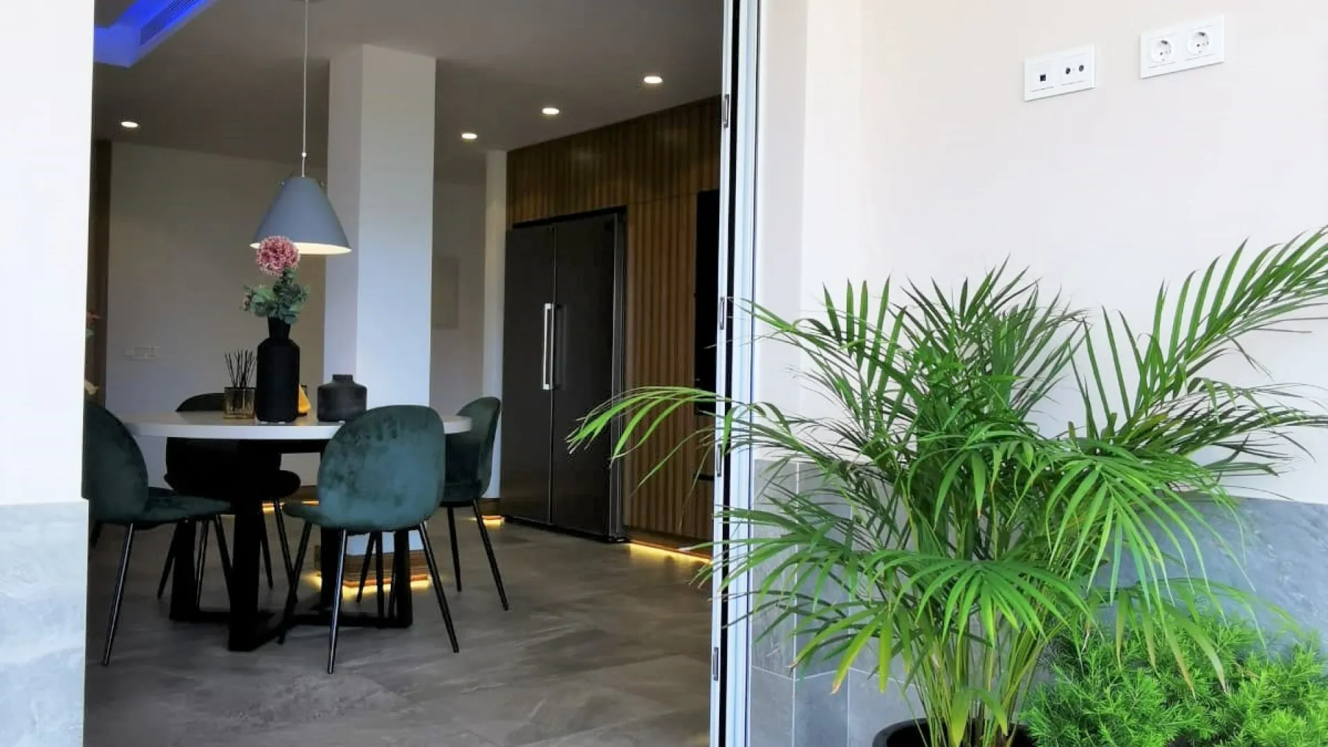 Apartamento en venta de 3 dormitorios en Estepona Puerto