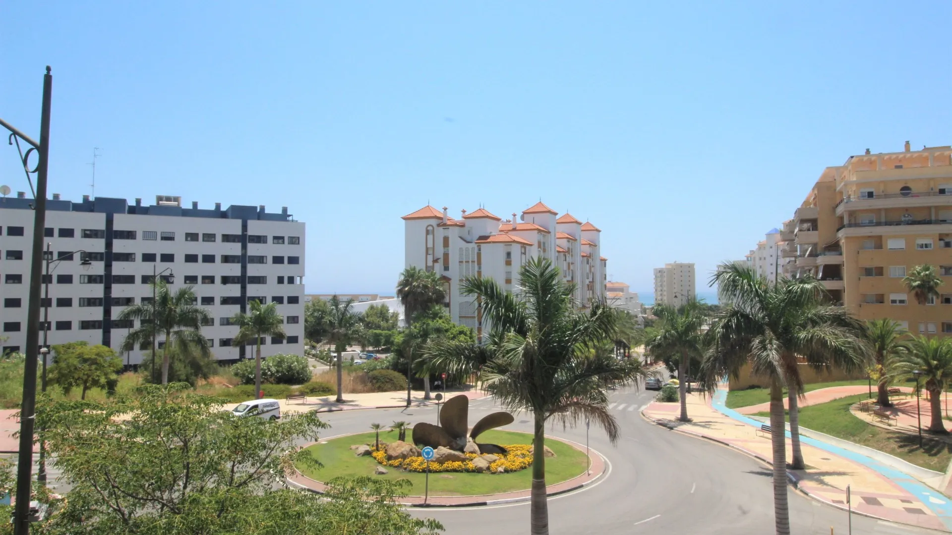 Apartamento en venta de 3 dormitorios en Estepona Puerto