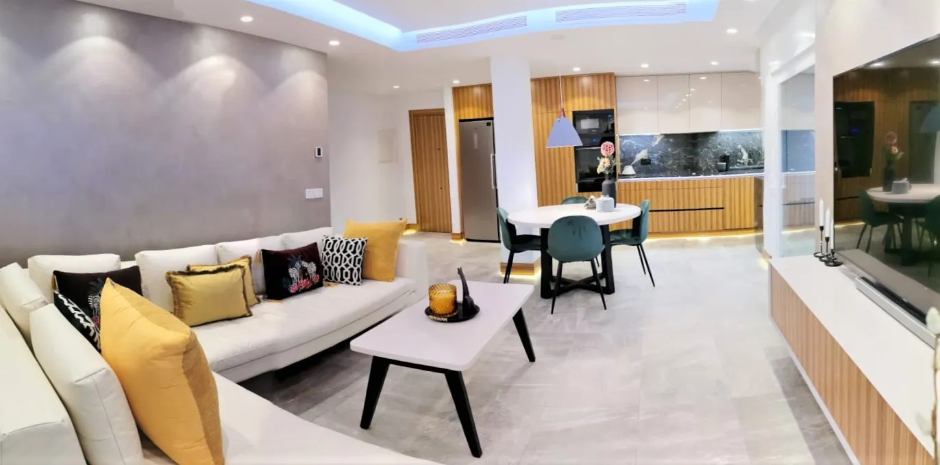 Apartamento en venta de 3 dormitorios en Estepona Puerto