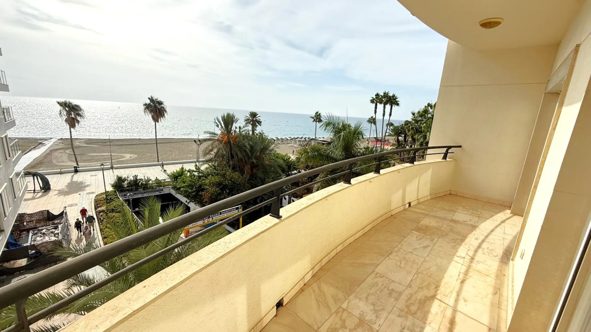 For sale apartment in Estepona Old Town with 3 bedrooms