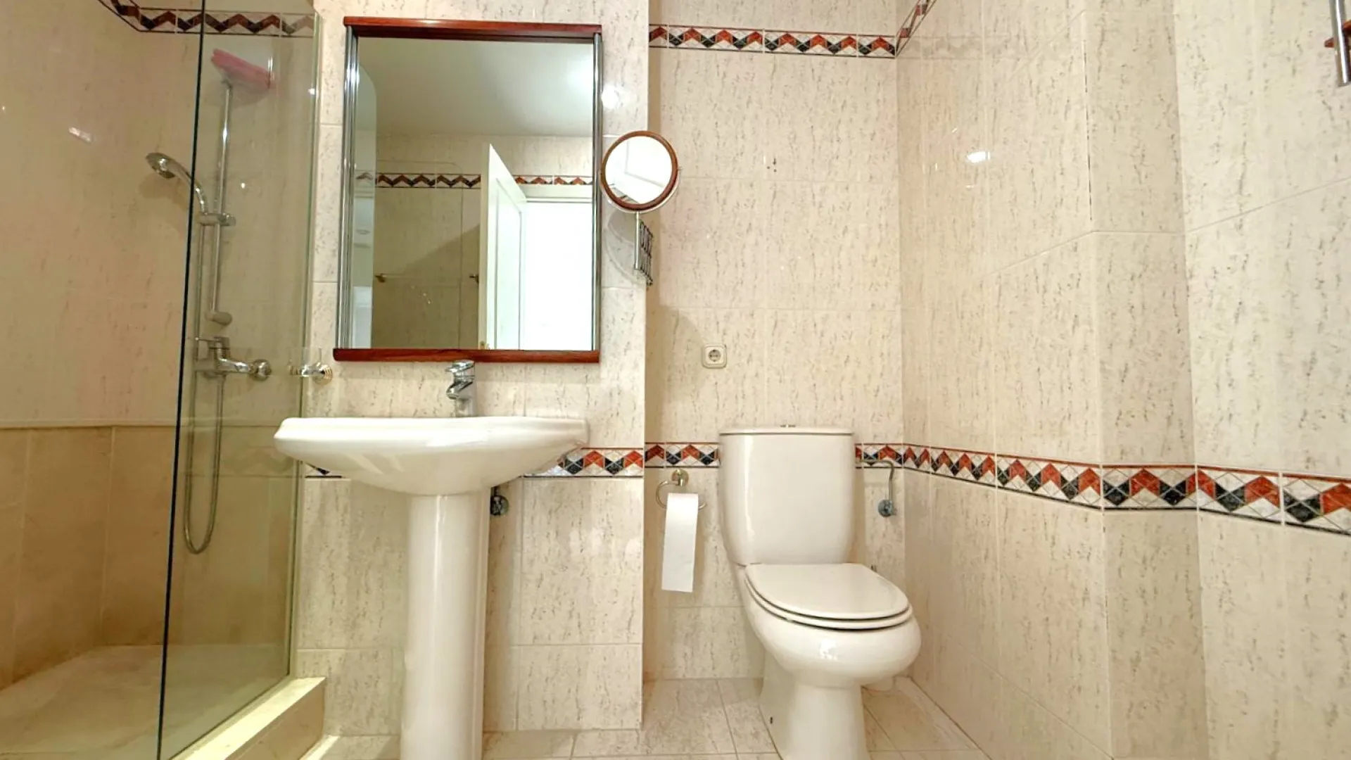 For sale apartment in Estepona Old Town with 3 bedrooms