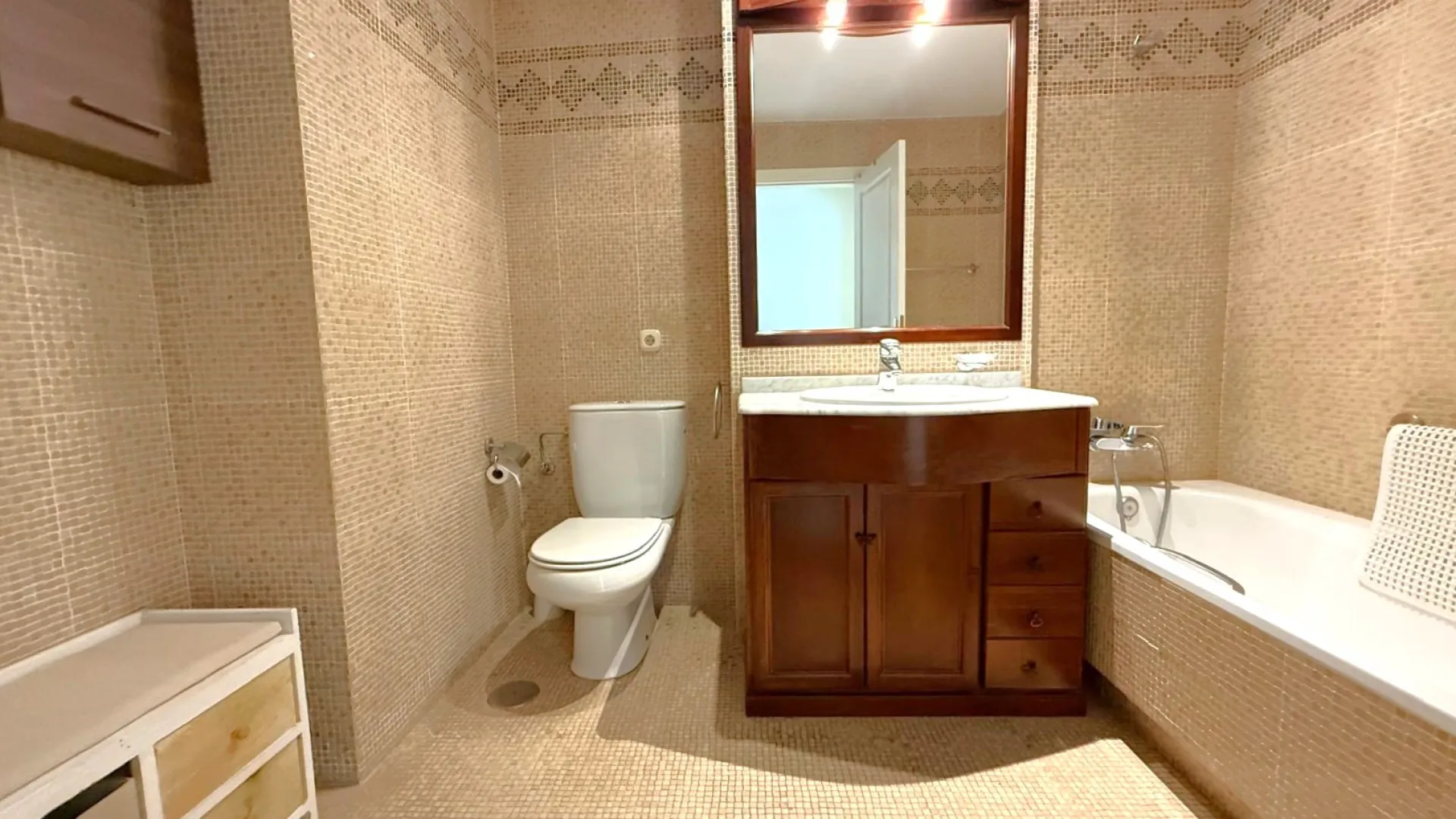 For sale apartment in Estepona Old Town with 3 bedrooms