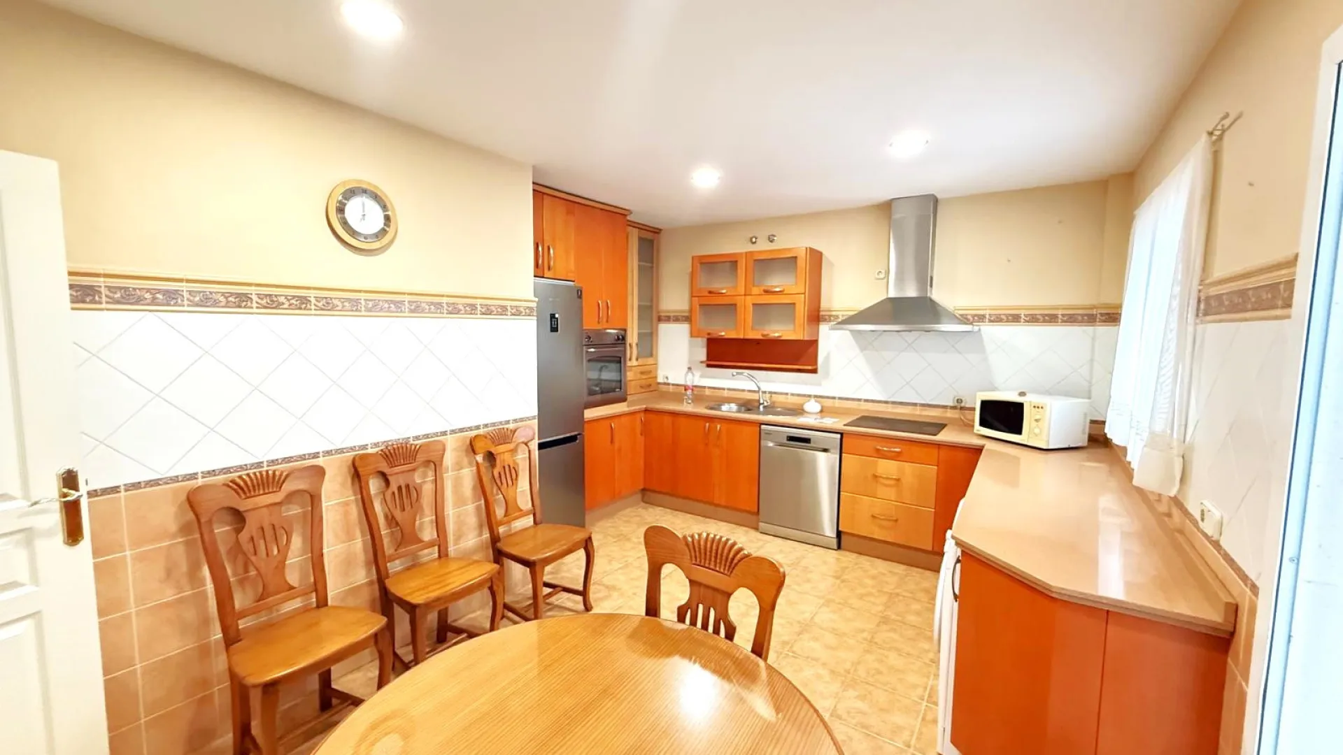 For sale apartment in Estepona Old Town with 3 bedrooms