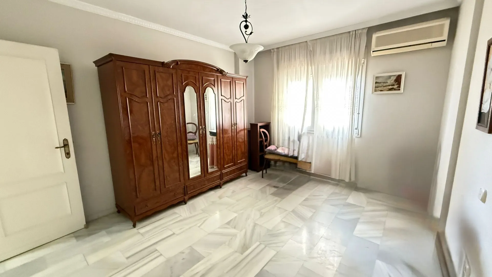Buy apartment in Estepona Centre with 3 bedrooms