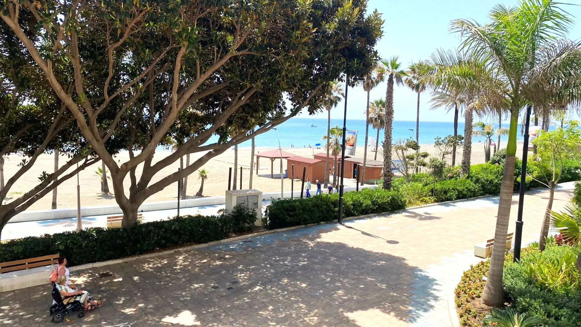 Buy apartment in Estepona Centre with 3 bedrooms