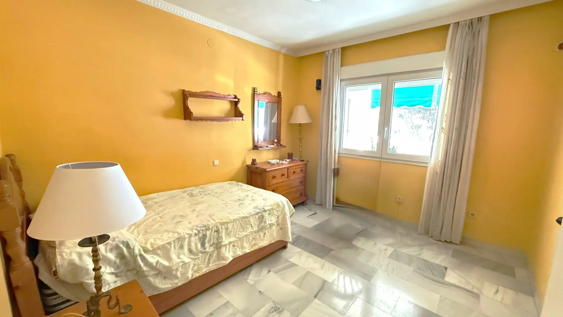 Buy apartment in Estepona Centre with 3 bedrooms