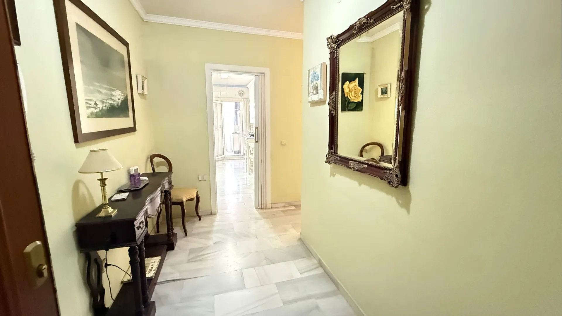 Buy apartment in Estepona Centre with 3 bedrooms