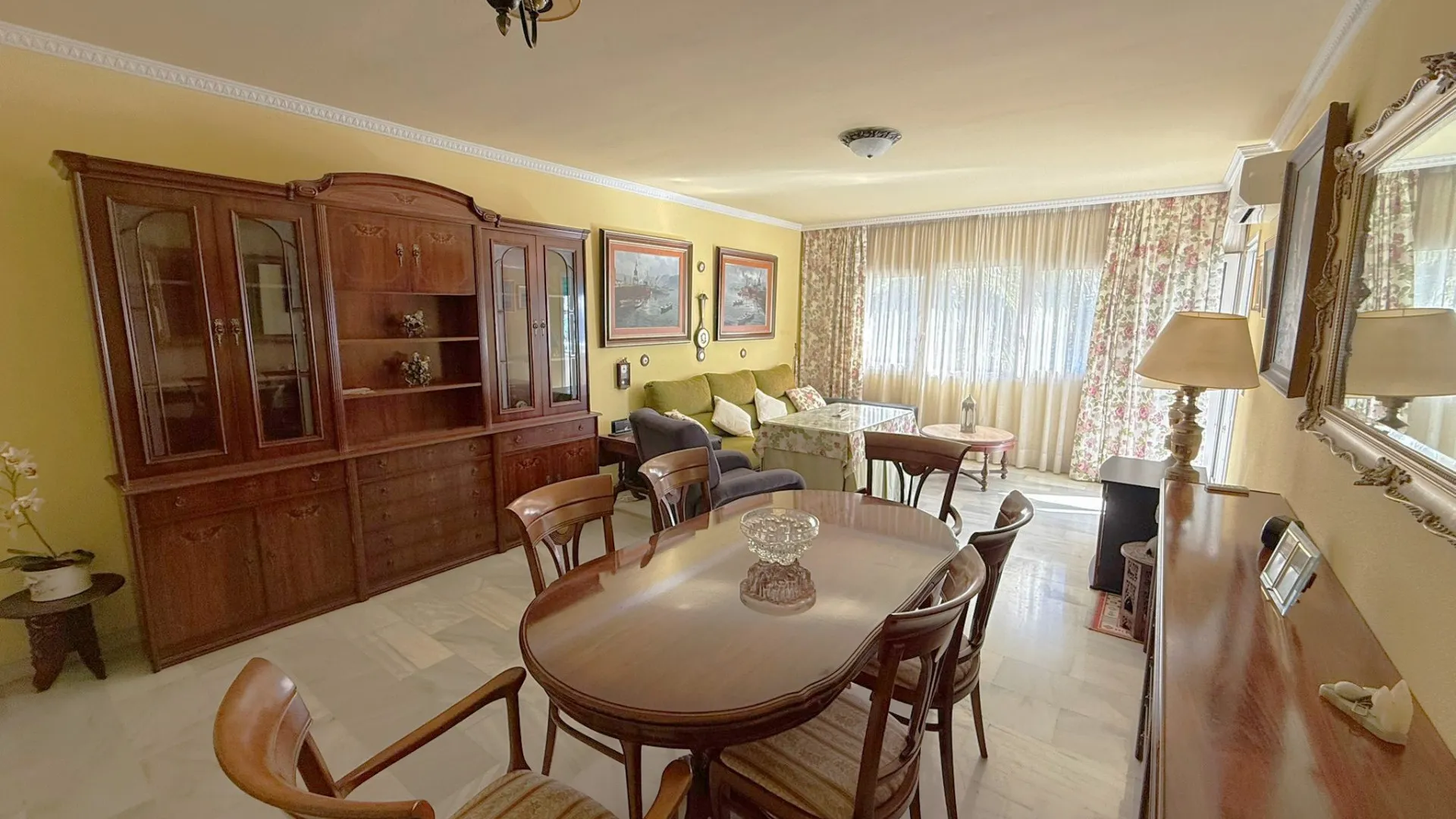 Buy apartment in Estepona Centre with 3 bedrooms