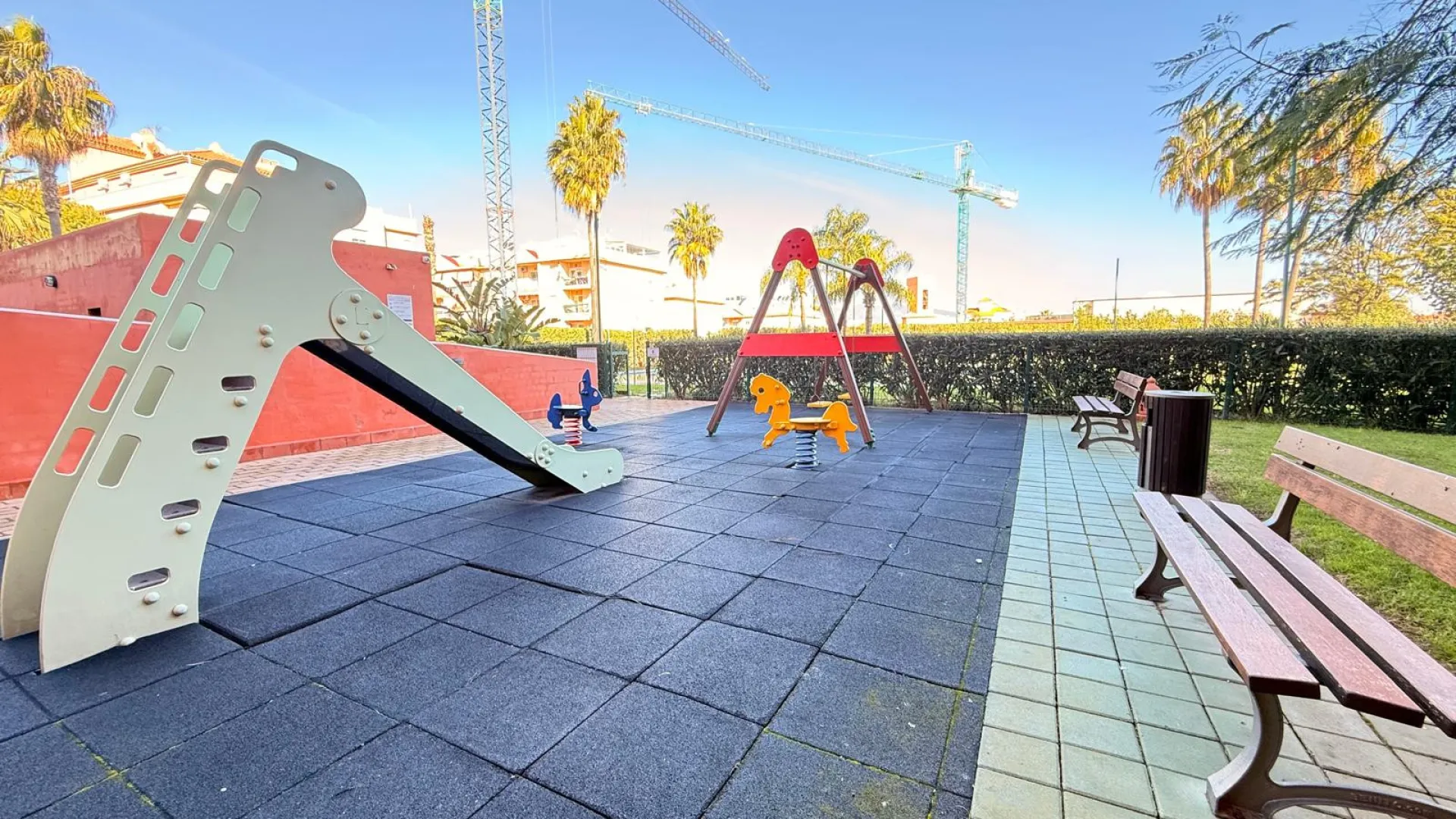 Apartamento planta baja en venta en Estepona Ciudad