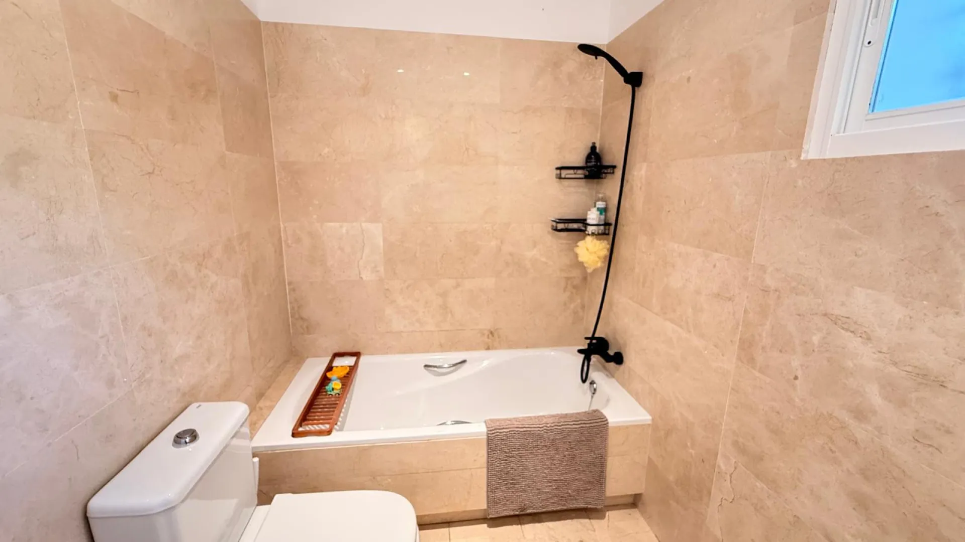 5 bedrooms villa in Seghers for sale