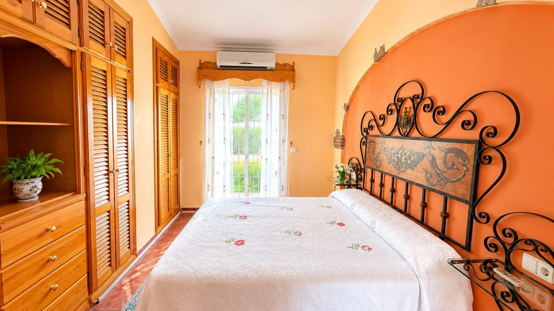 Estepona house for sale