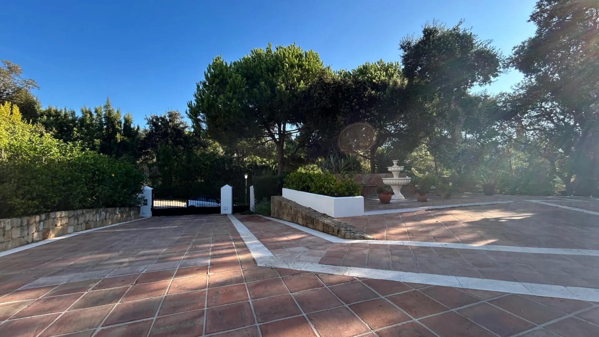 For sale Sotogrande Alto villa with 6 bedrooms
