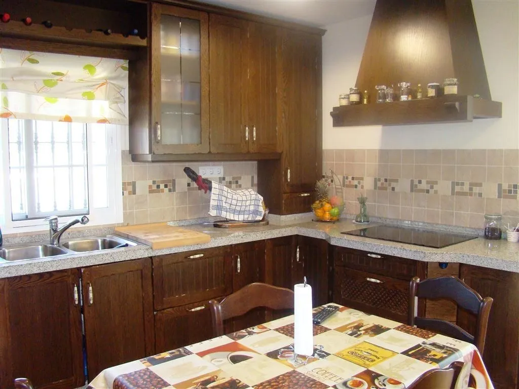Buy villa in Estepona