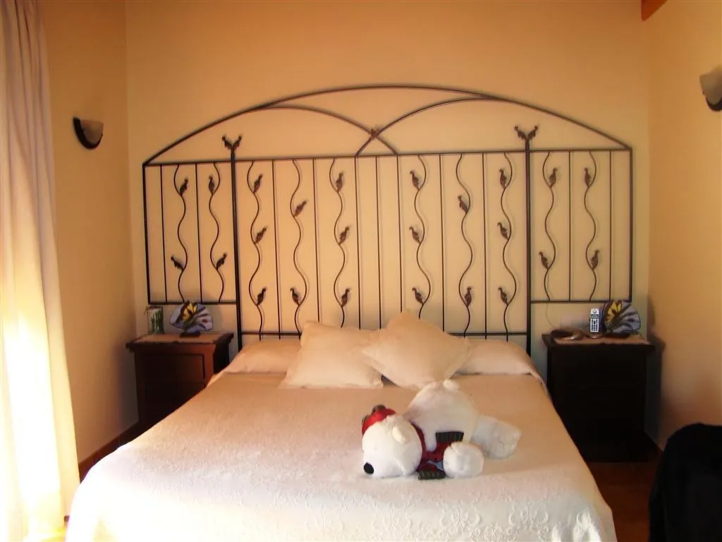 Buy villa in Estepona