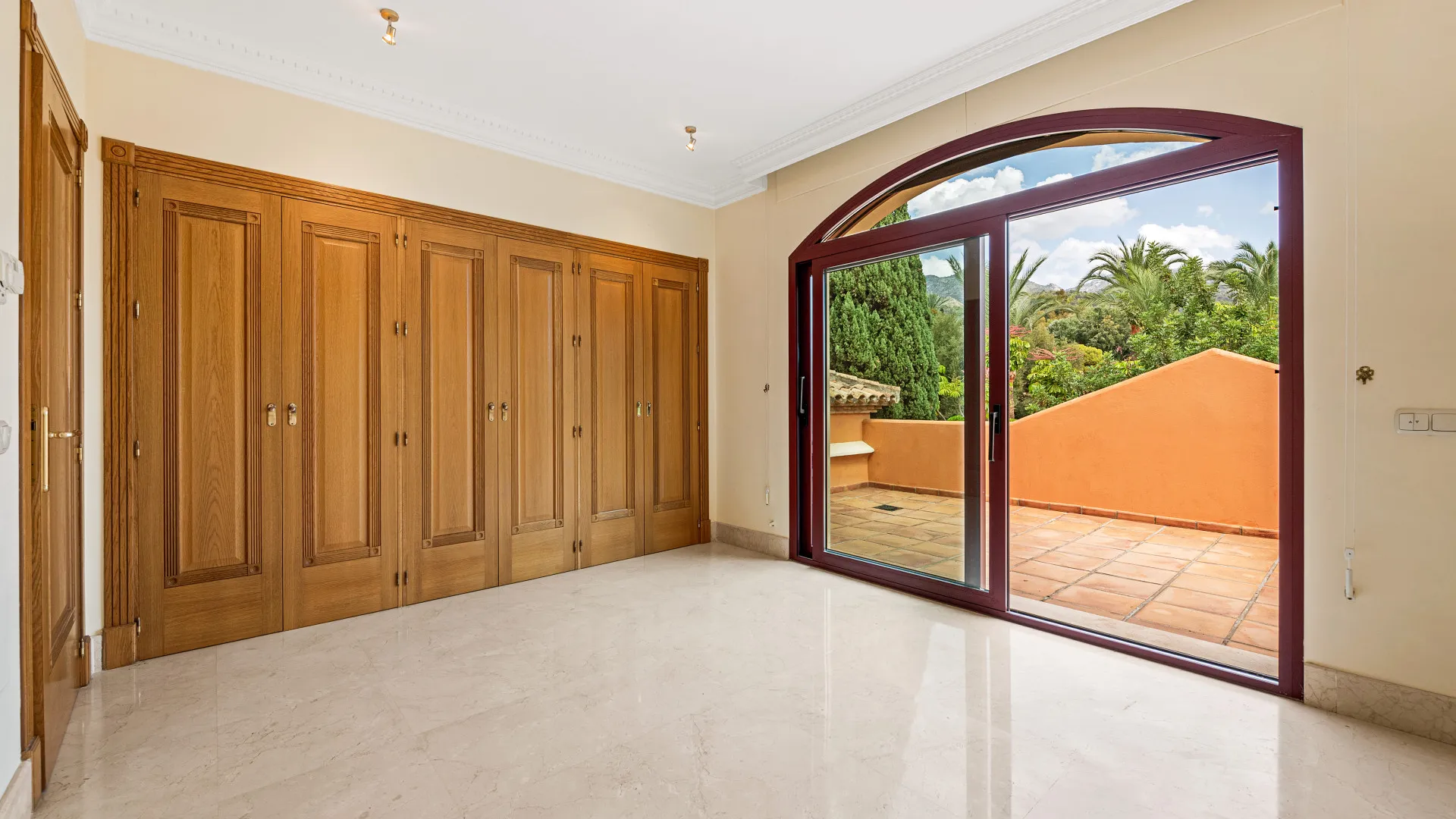 Comprar villa en Altos Reales con 4 dormitorios