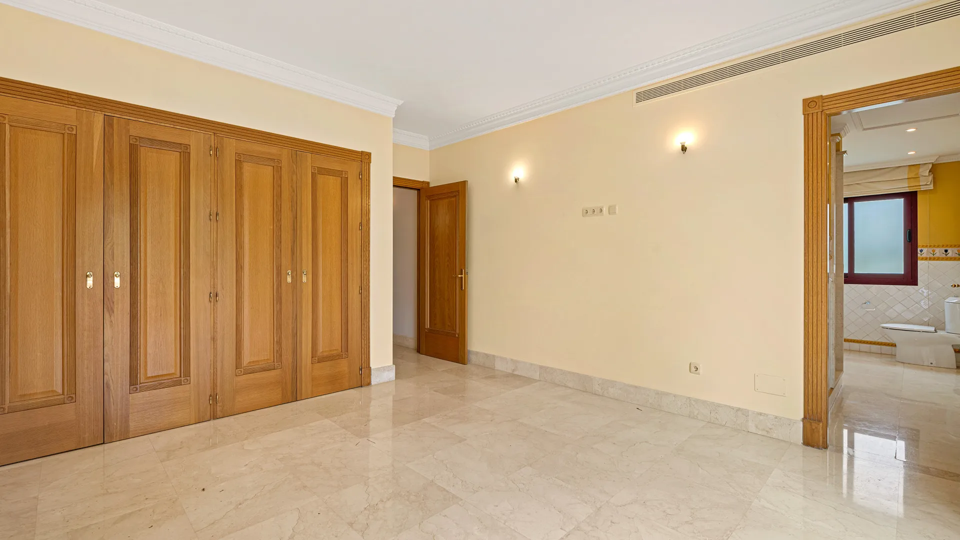 Comprar villa en Altos Reales con 4 dormitorios