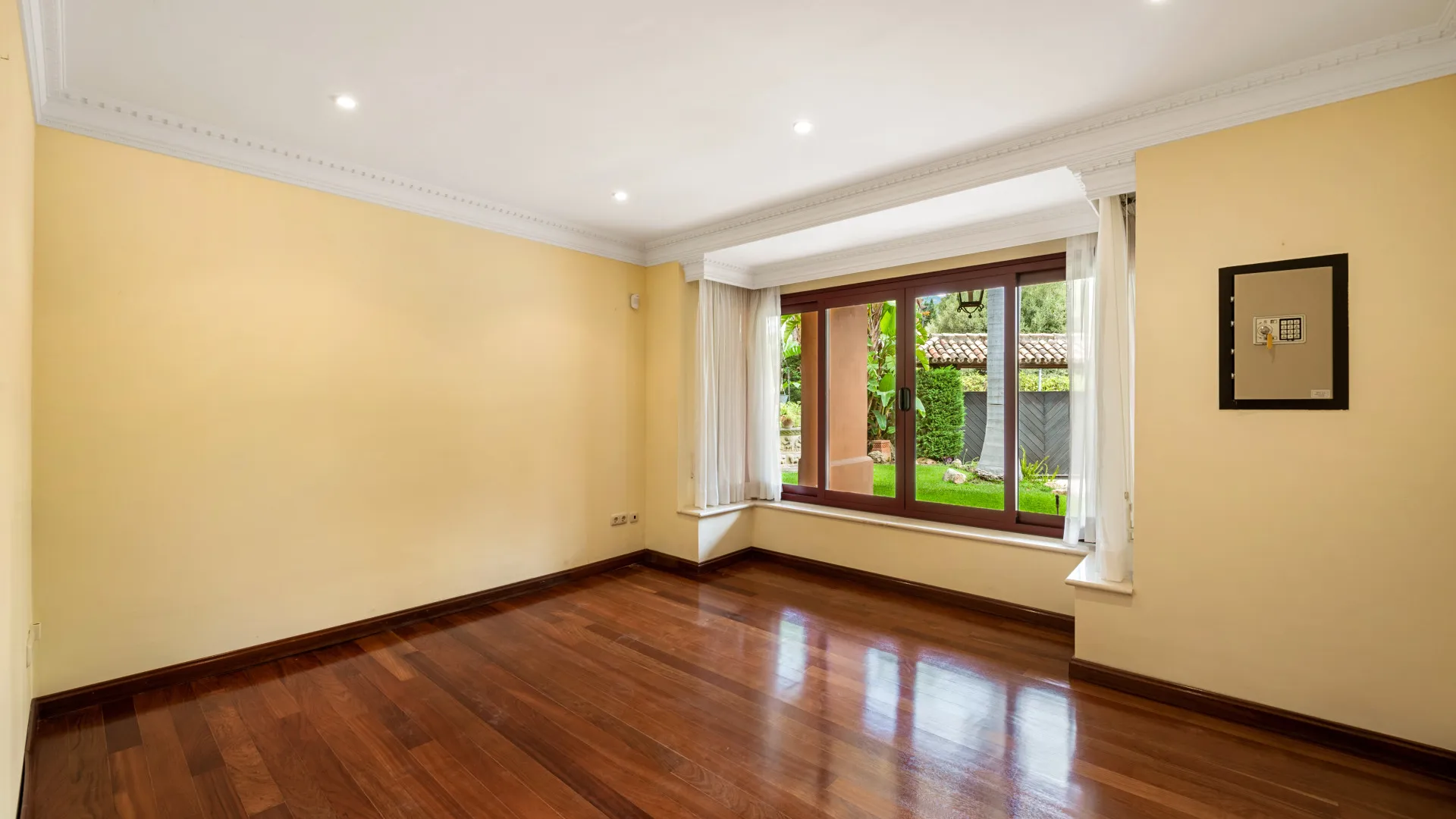 Comprar villa en Altos Reales con 4 dormitorios