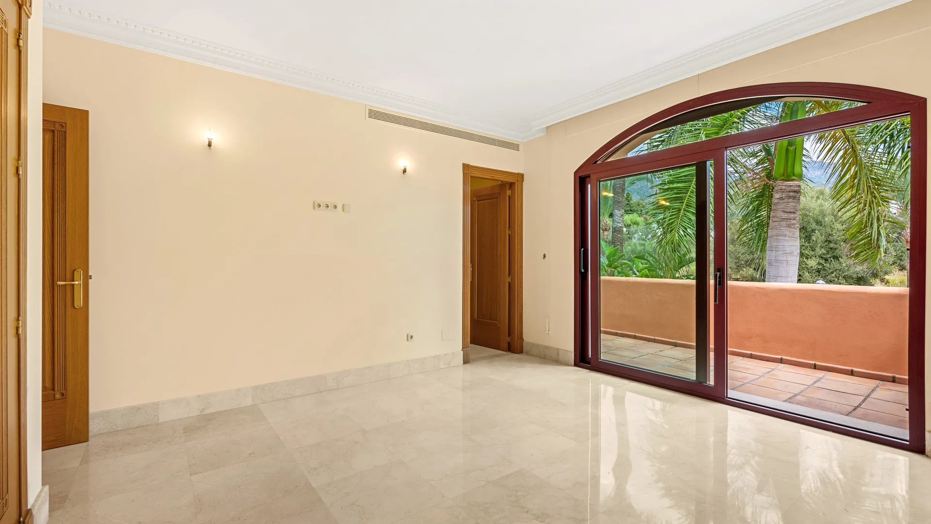 Comprar villa en Altos Reales con 4 dormitorios