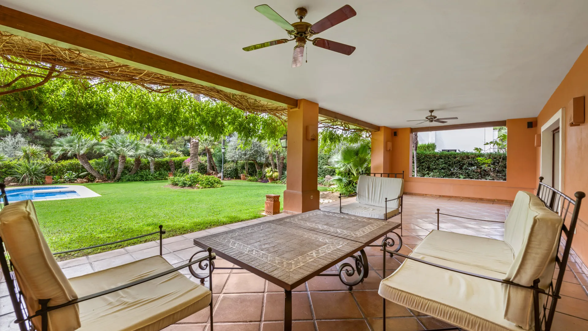 Comprar villa en Altos Reales con 4 dormitorios