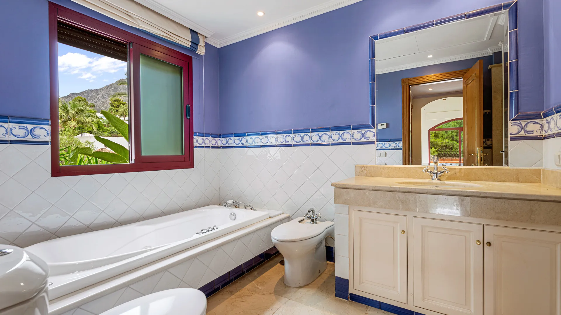 Comprar villa en Altos Reales con 4 dormitorios