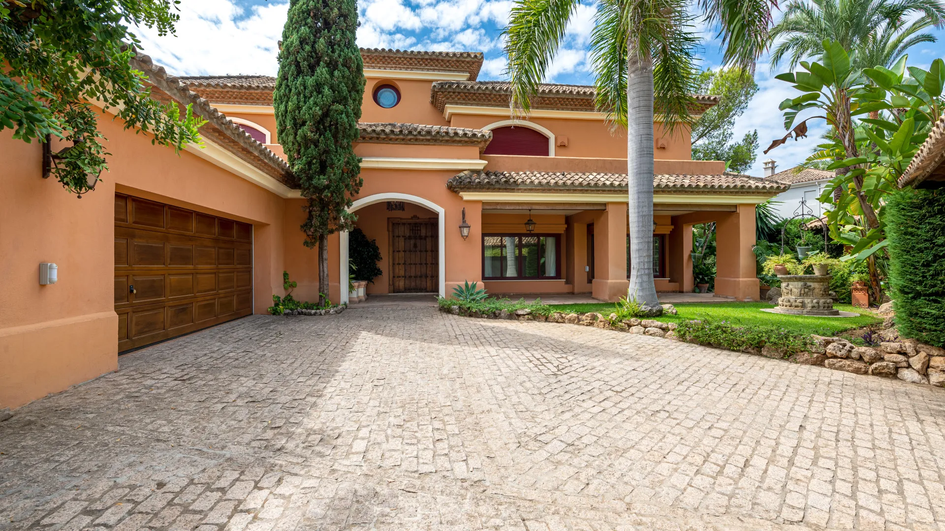 Comprar villa en Altos Reales con 4 dormitorios