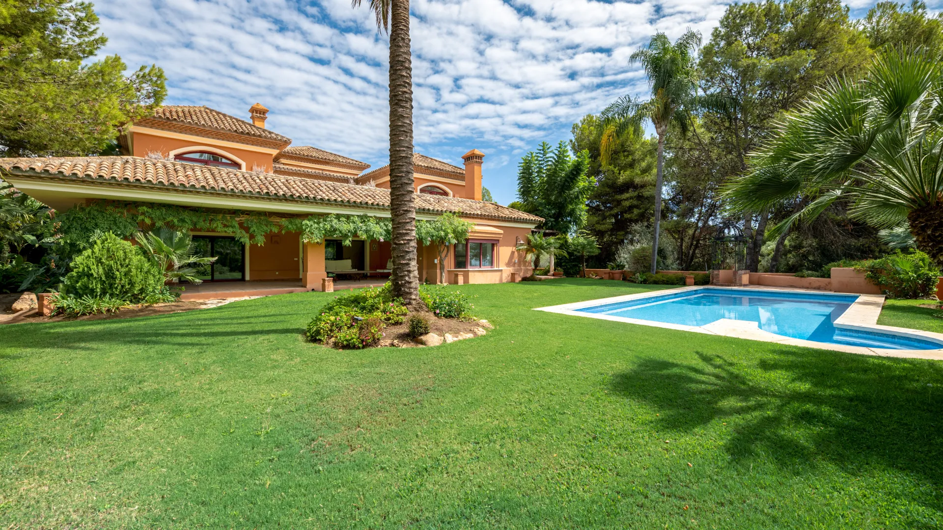 Comprar villa en Altos Reales con 4 dormitorios