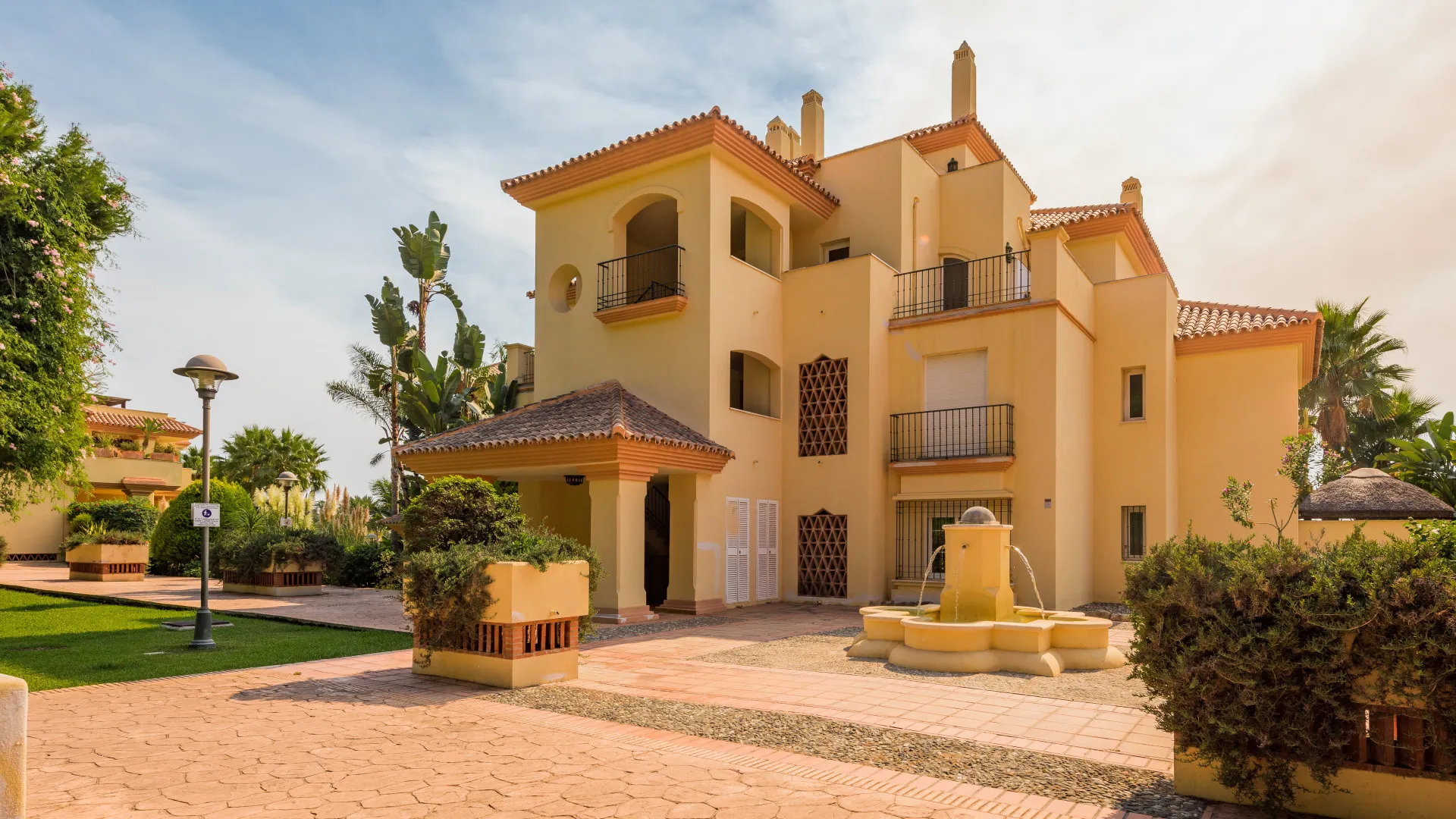 Se vende apartamento en Cumbres del Rodeo de 3 dormitorios