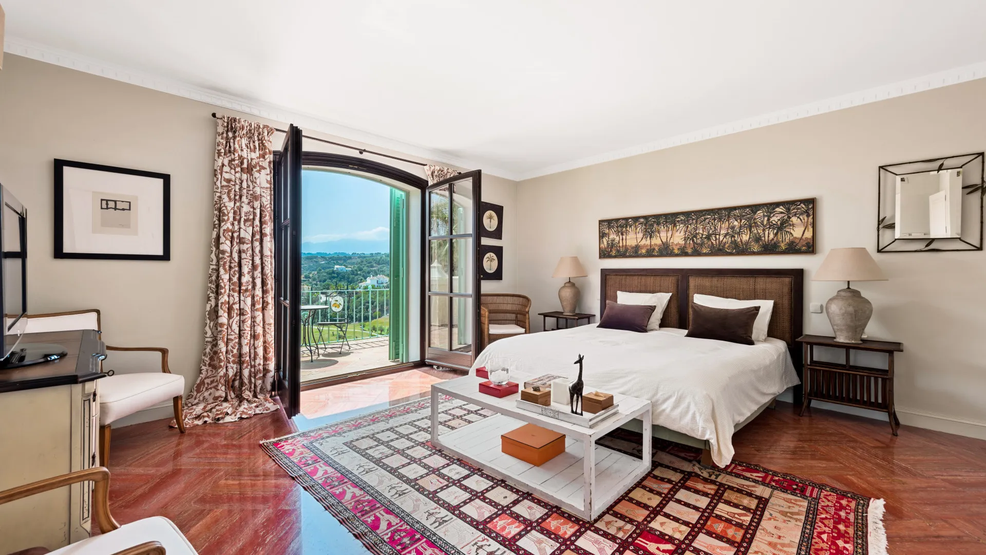 For sale 7 bedrooms villa in Marbella Club Golf Resort