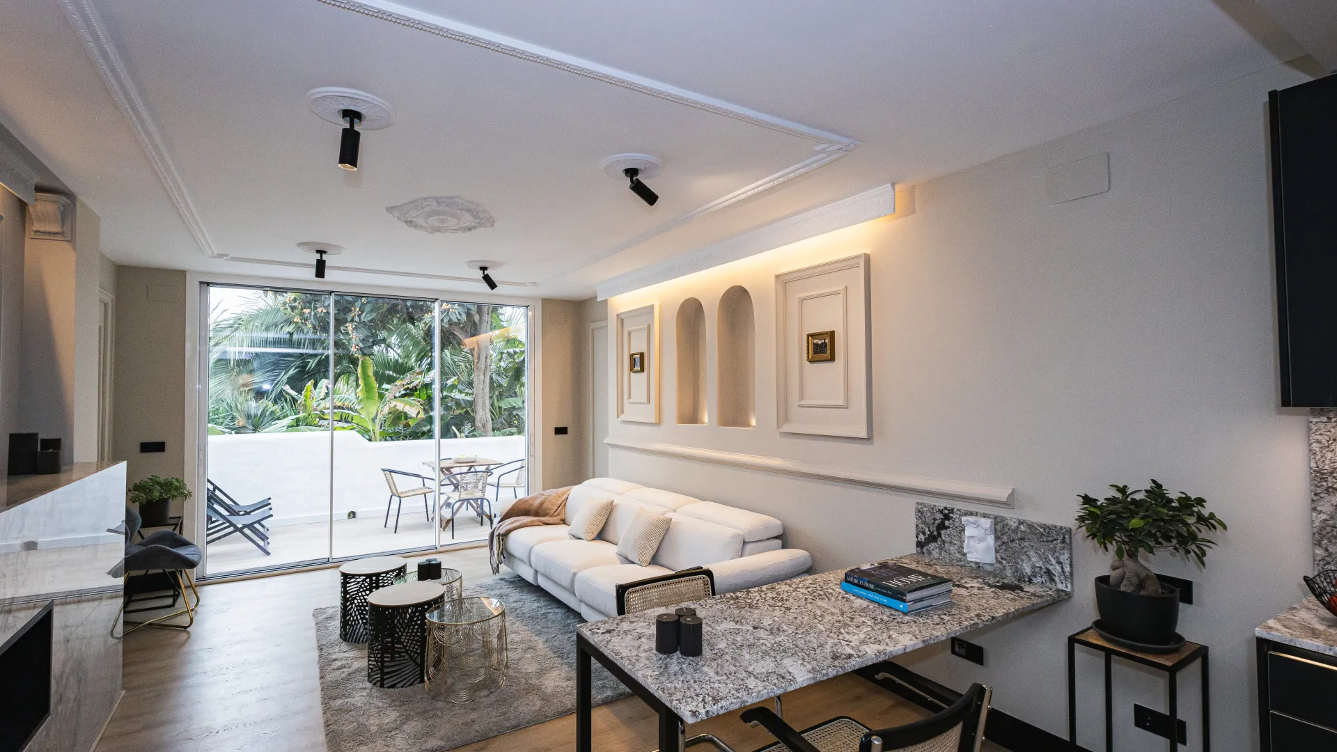 Se vende apartamento planta baja en Puente Romano