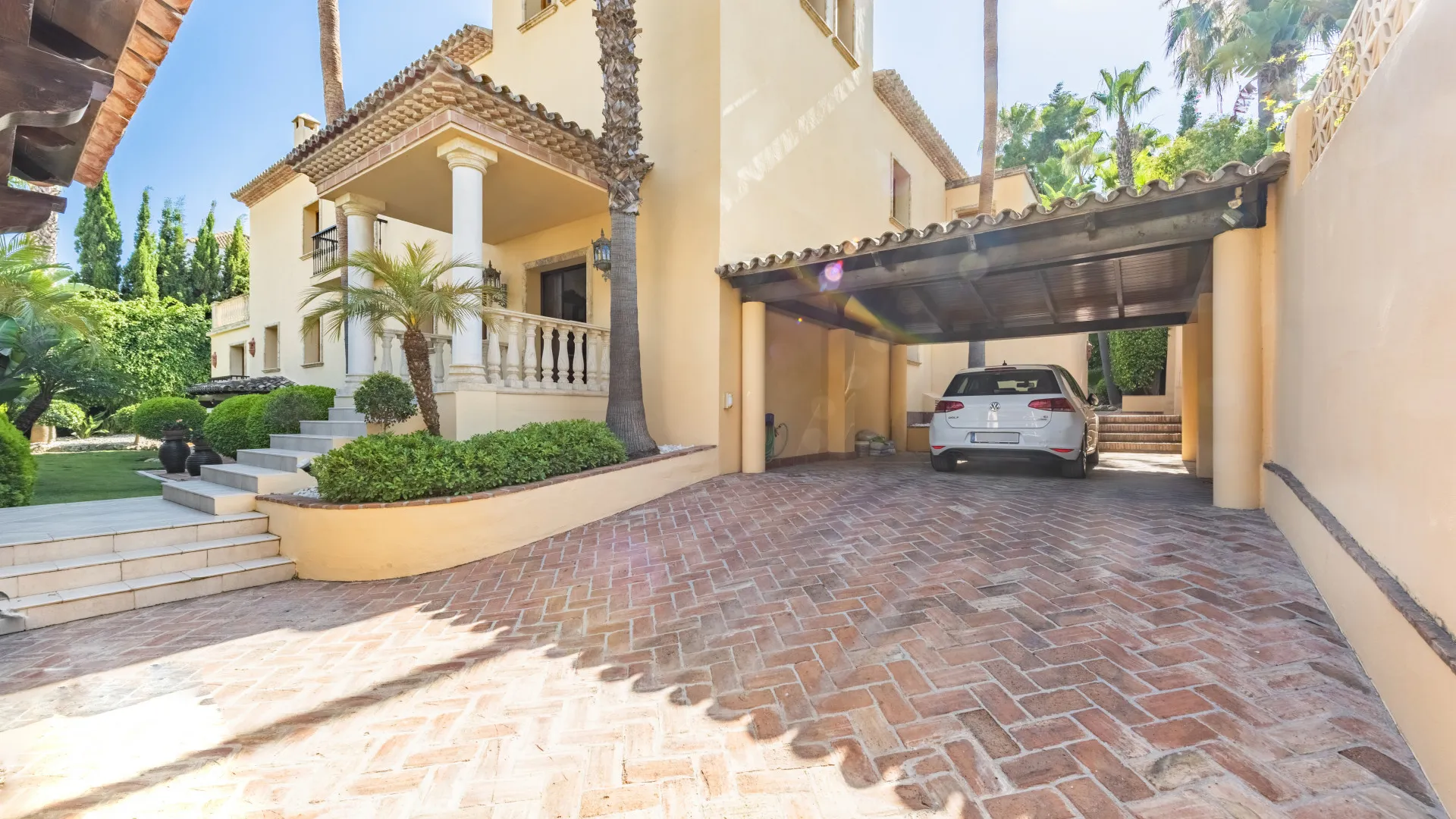 Se vende villa en Las Brisas