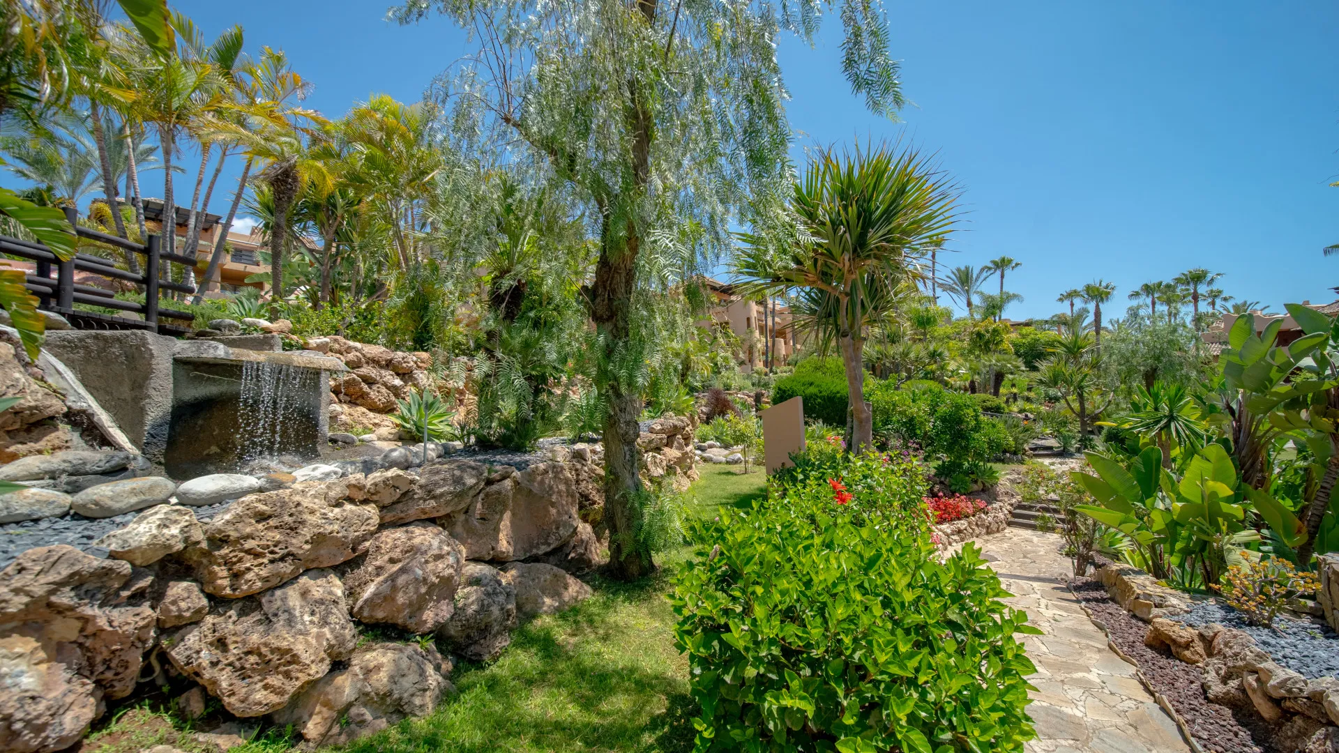 2 bedrooms apartment for sale in Mansion Club