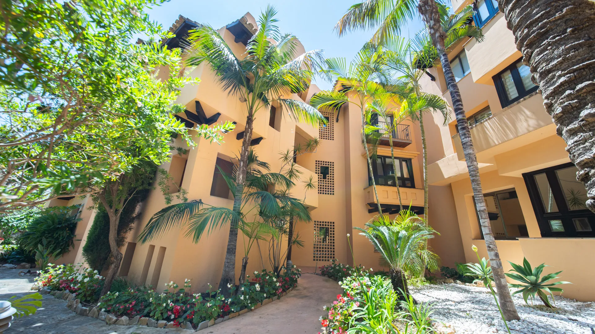 2 bedrooms apartment for sale in Mansion Club