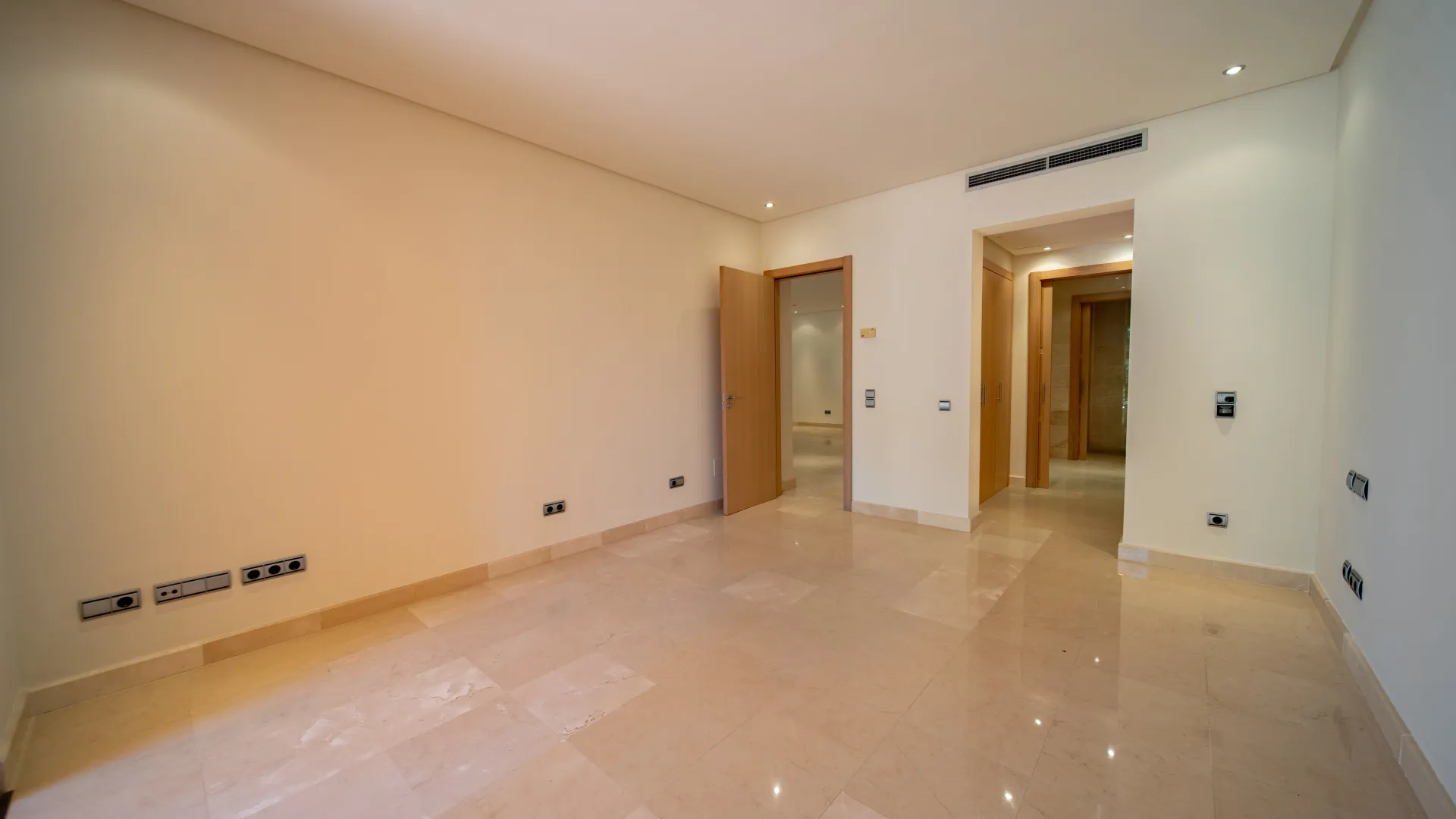 2 bedrooms apartment for sale in Mansion Club