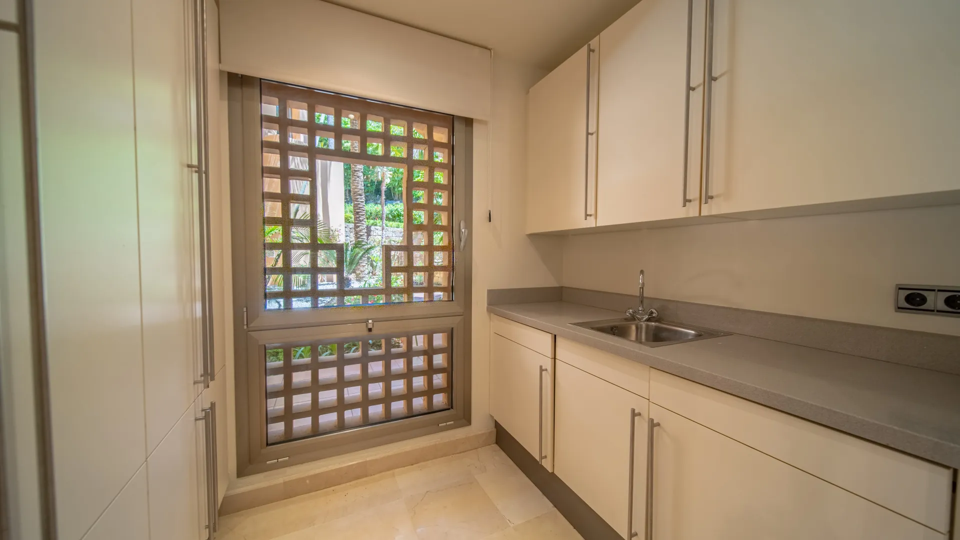 2 bedrooms apartment for sale in Mansion Club