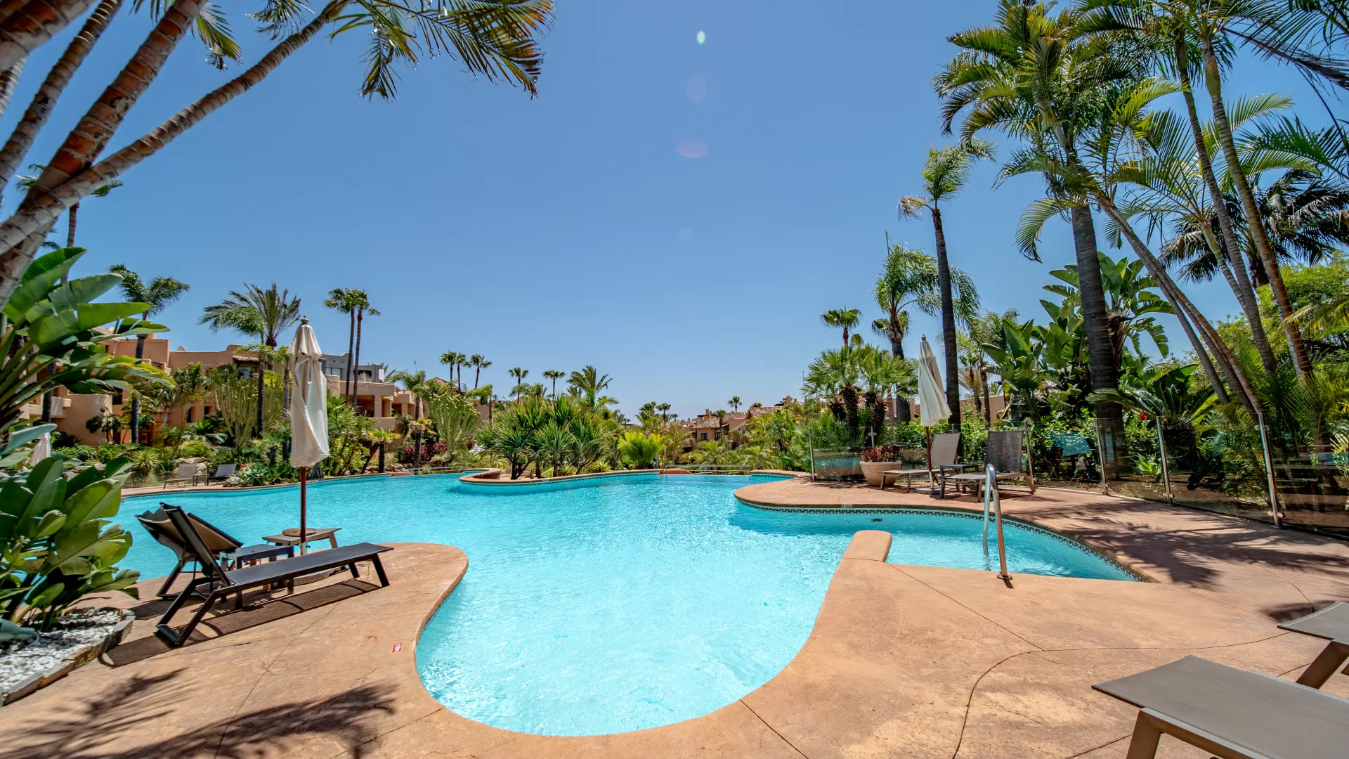2 bedrooms apartment for sale in Mansion Club