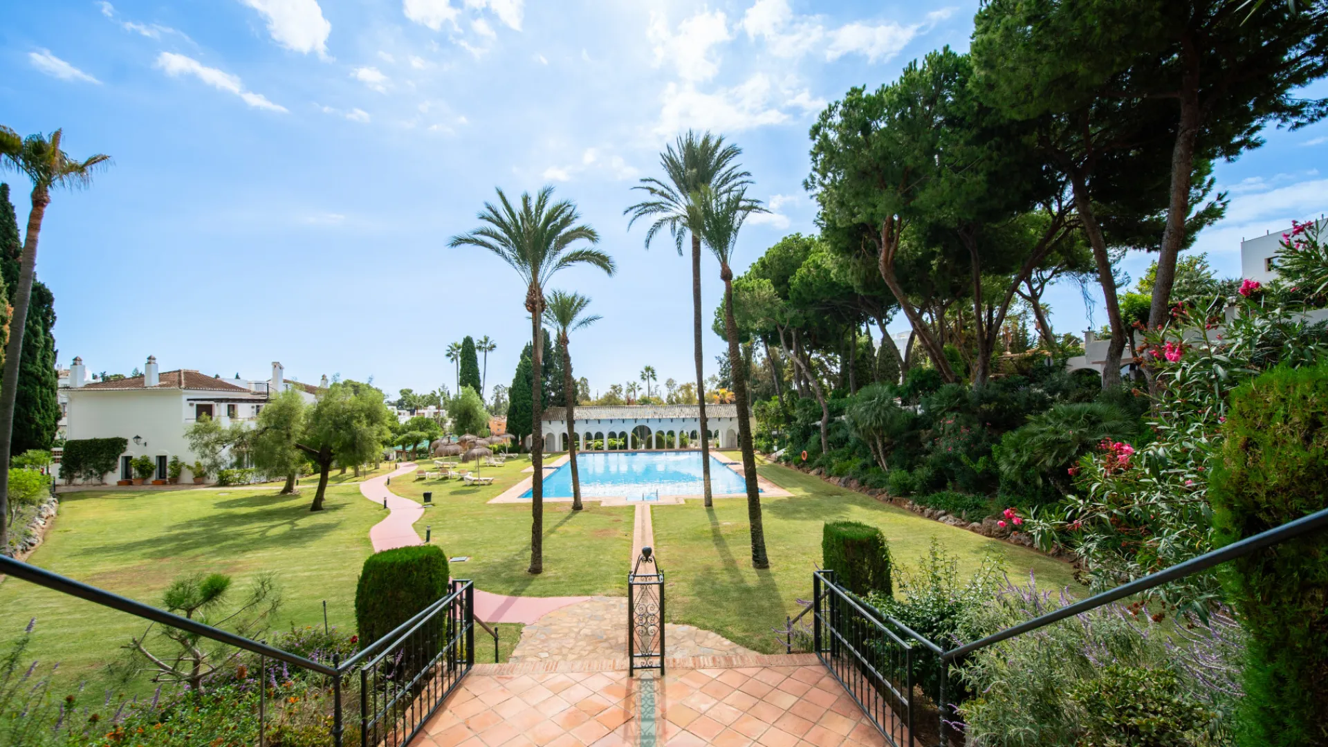For sale Señorio de Marbella ground floor apartment with 3 bedrooms