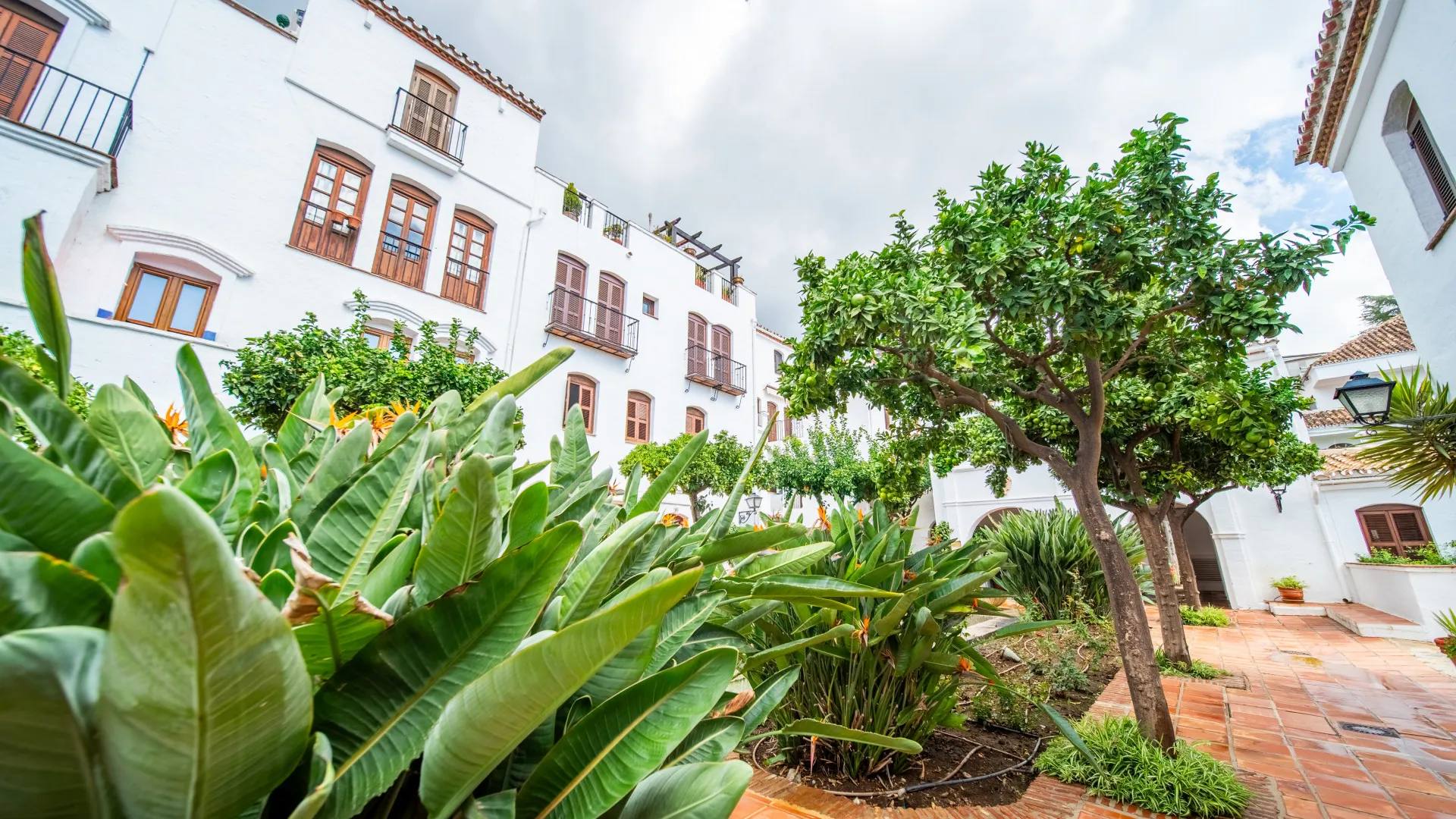 For sale Señorio de Marbella ground floor apartment with 3 bedrooms