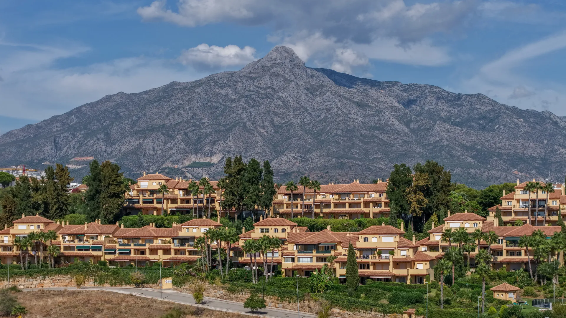 Apartamento planta baja de 3 dormitorios en venta en Cumbres del Rodeo