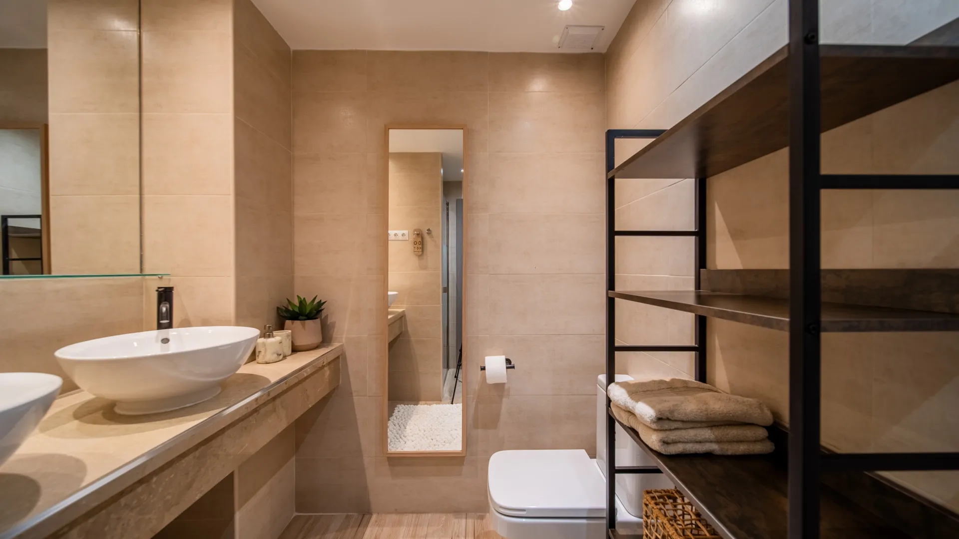Apartamento planta baja de 3 dormitorios en venta en Cumbres del Rodeo