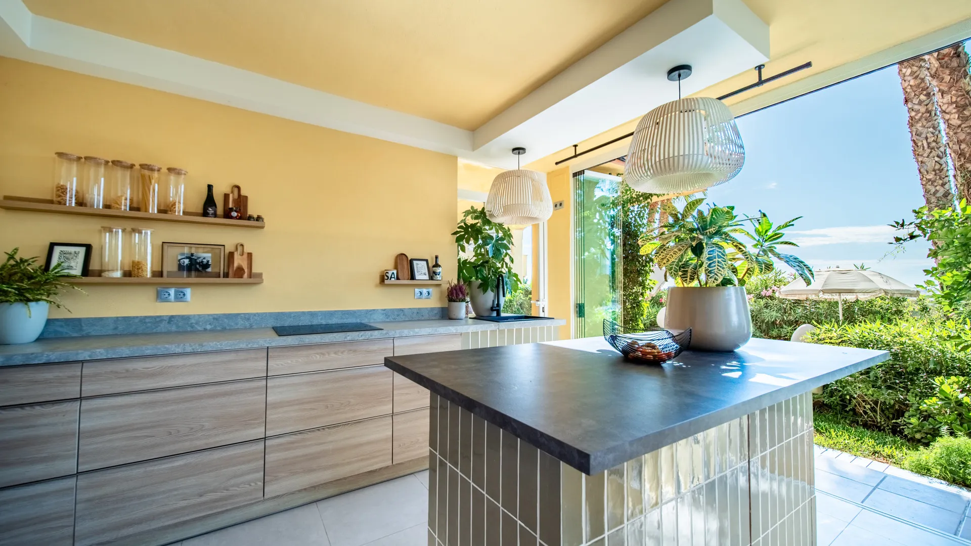 Apartamento planta baja de 3 dormitorios en venta en Cumbres del Rodeo