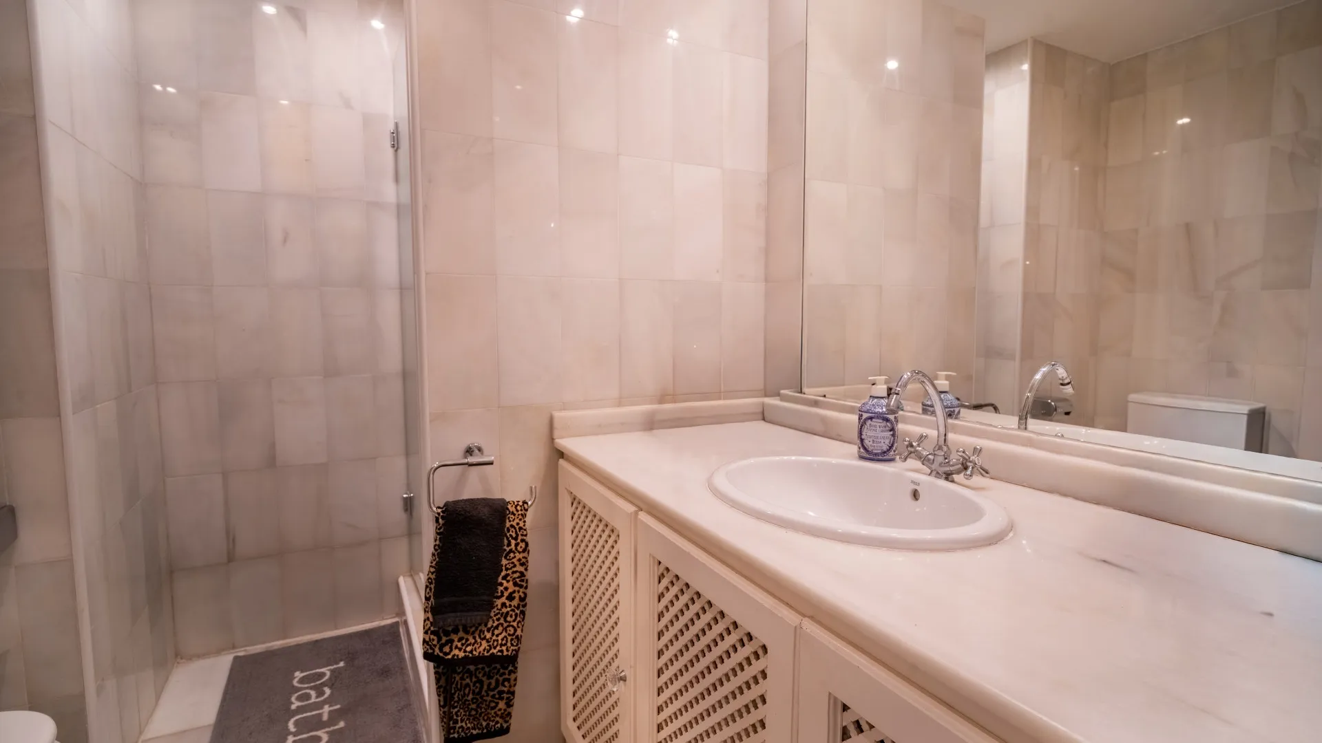 Se vende apartamento planta baja en Azahara I
