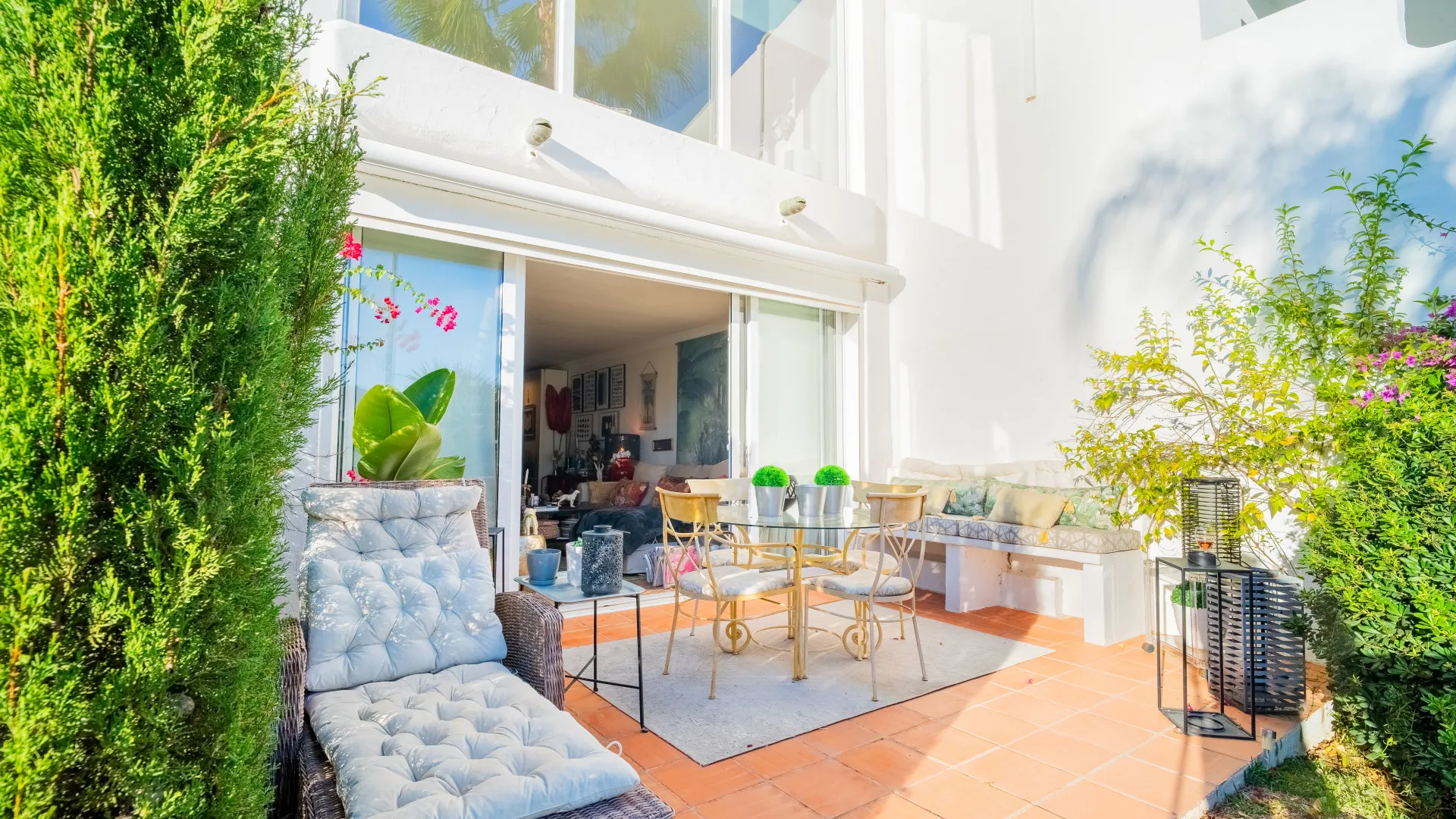 Se vende apartamento planta baja en Azahara I